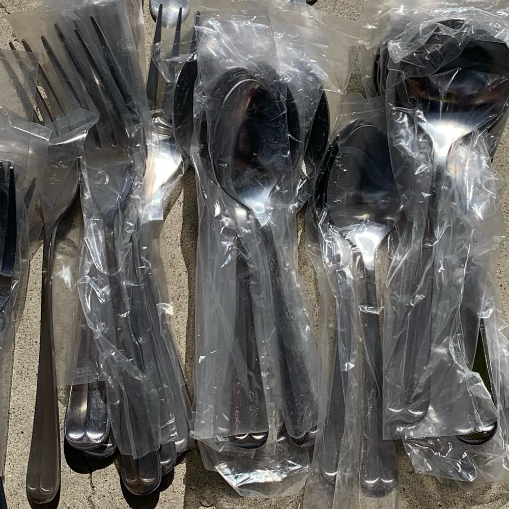New vintage Rogers flatware - Picture 3 of 8